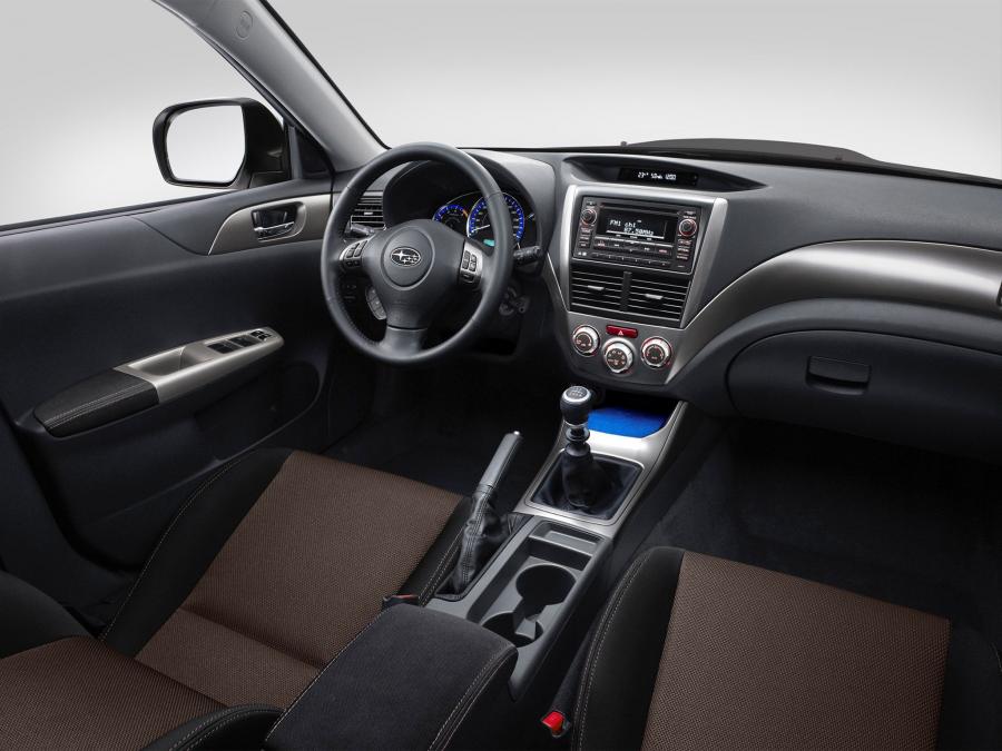  Subaru Impreza XV 2.0D 2010 года  (фото 3 из 12)